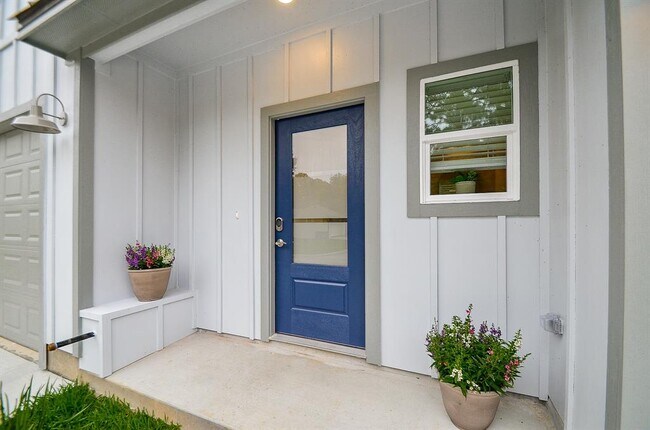 Building Photo - 14788 Cygnus Ct