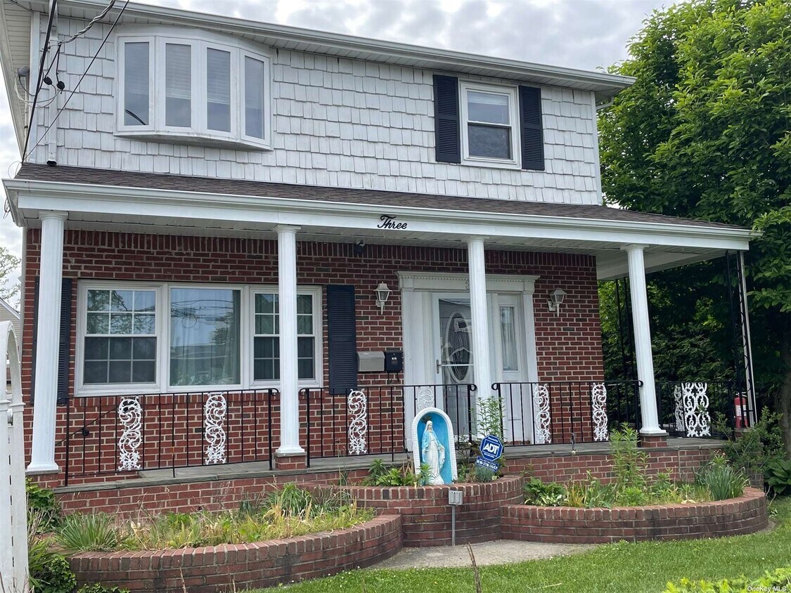 Foto principal - 3 Edgewood Rd