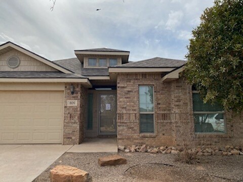 Primary Photo - In Legends Park neighborhood! 3 bed 2 bath...