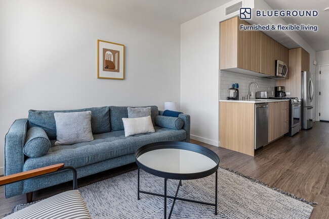 Building Photo - 815 Old County Rd