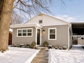 Building Photo - 3941 Hoyt Ave