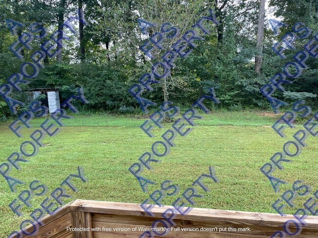 Building Photo - Quail Hollow