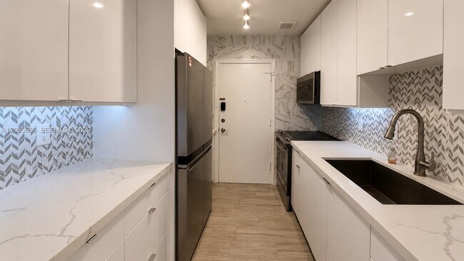 Foto del edificio - 2260 NE 67th St