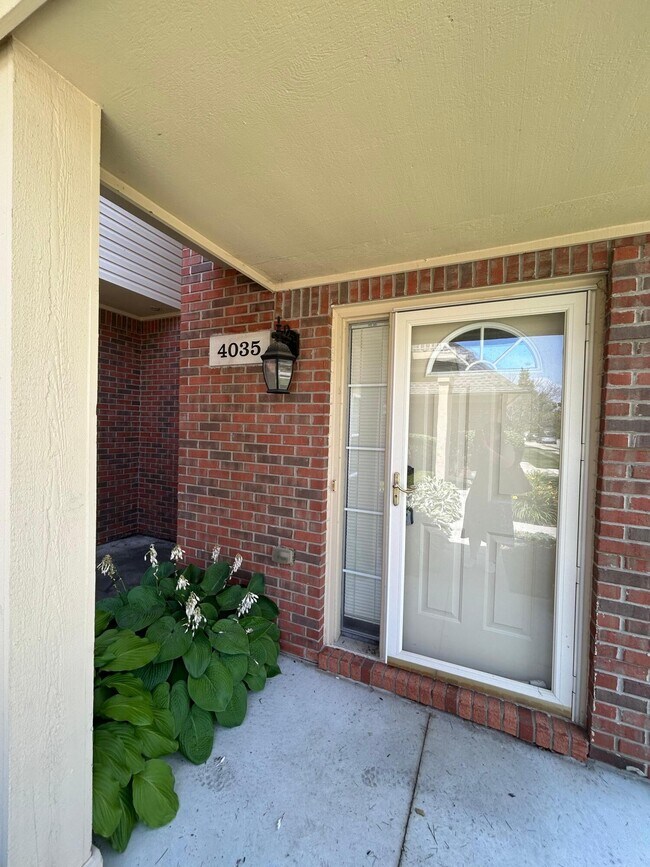 Foto del edificio - 4035 Cornerstone Dr