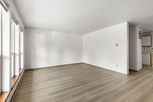 Building Photo - 17462 SE 82nd Dr