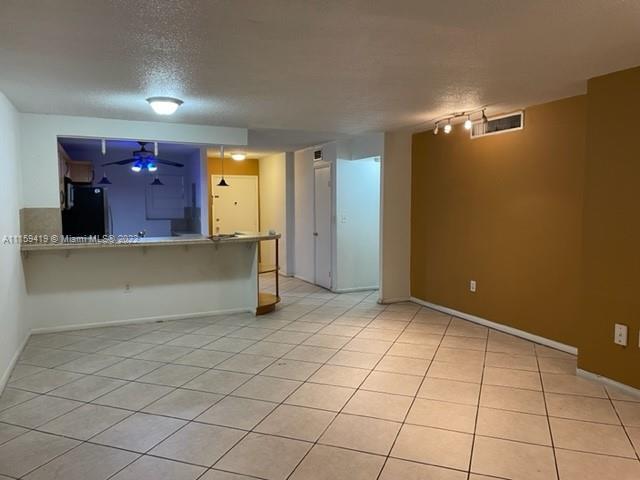 Foto del edificio - 1660 NE 191st St