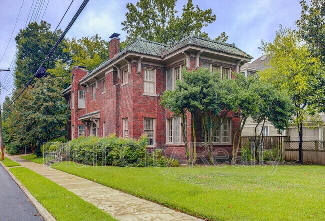 Foto del edificio - 654 Anderson St