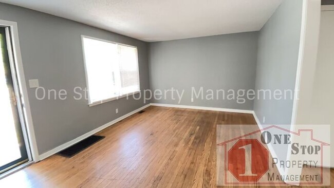 Foto del edificio - Beautiful 3 Bedroom 2 Bathroom in Kansas City
