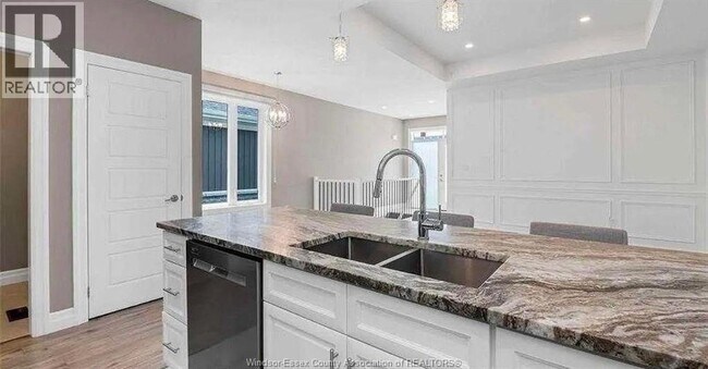 Photo du bâtiment - 1968 Ethan Ct