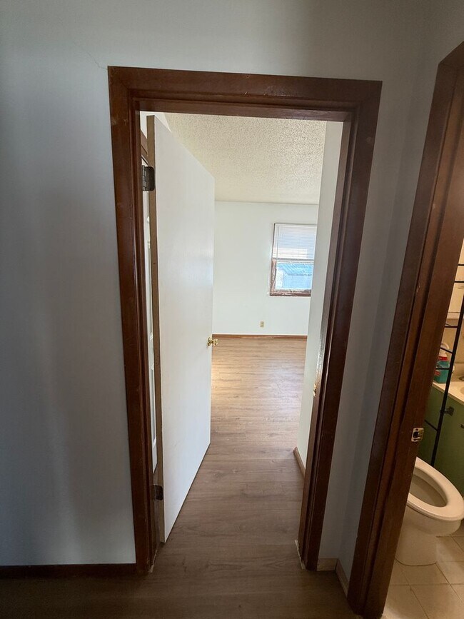 Foto del edificio - Quiet Duplex with Large Yard - West Jackson Albany, Indiana