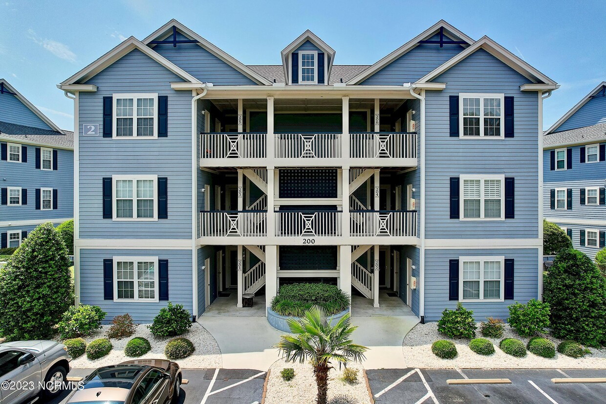 2555 St James Dr SE Unit 304, Saint James, NC 28461 Condo for Rent in Saint James, NC