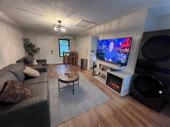 Foto del edificio - 3201 Westridge St