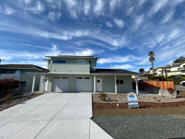 Building Photo - 599 San Jacinto St