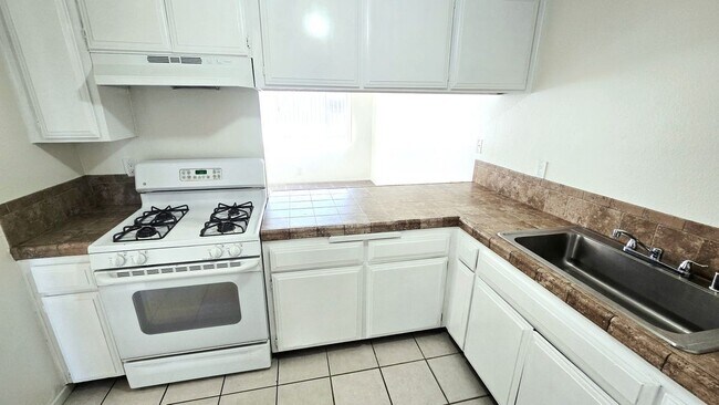 Foto del edificio - 1119 W Princeton St