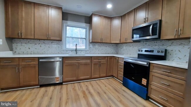 Foto del edificio - 373 Bowman Rd