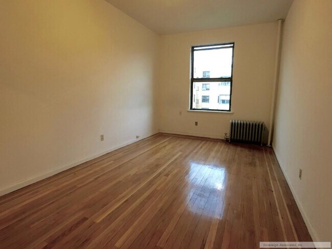Foto del edificio - 590 Fort Washington Ave