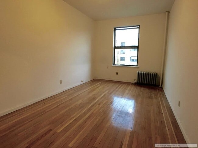 Building Photo - 590 Fort Washington Ave