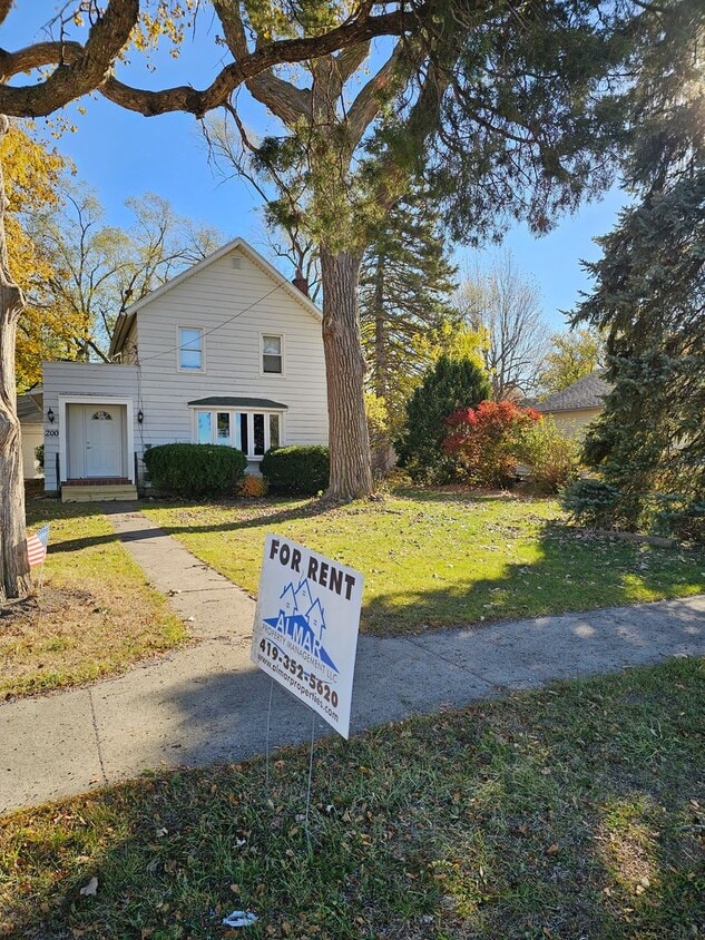 Primary Photo - Great Two Bedroom Home in Haskins