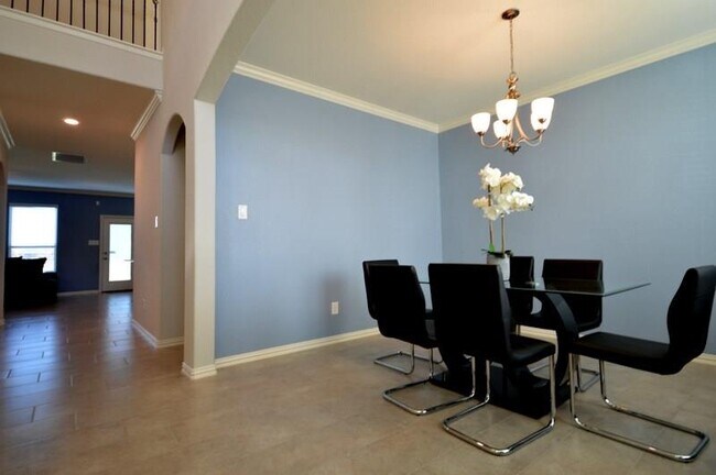 Building Photo - 9422 Briscoe Bend Ln