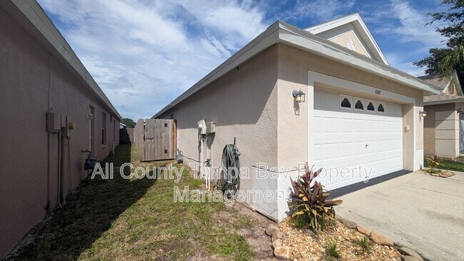 Foto del edificio - 6047 White Sails Dr