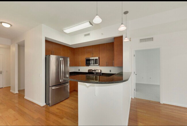 Building Photo - 1390 Kenyon St NW