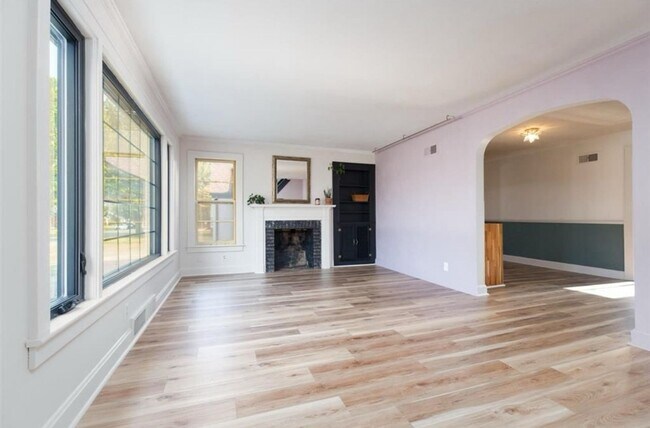 Foto del edificio - 2114 Robin Rd