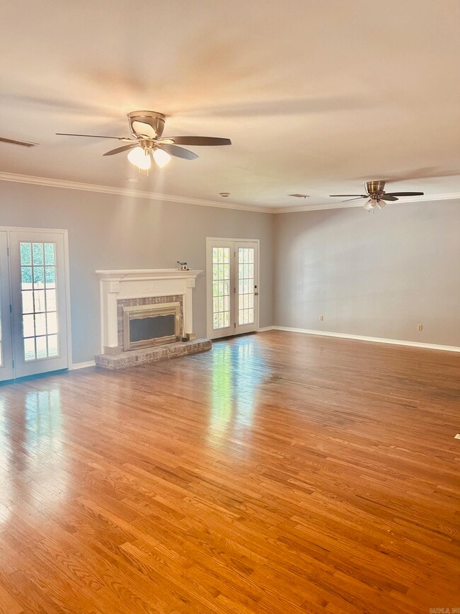 Building Photo - 5506 Oakwood Dr