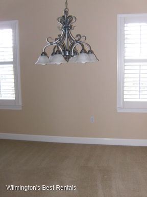 Foto del edificio - 648 Village Park Dr