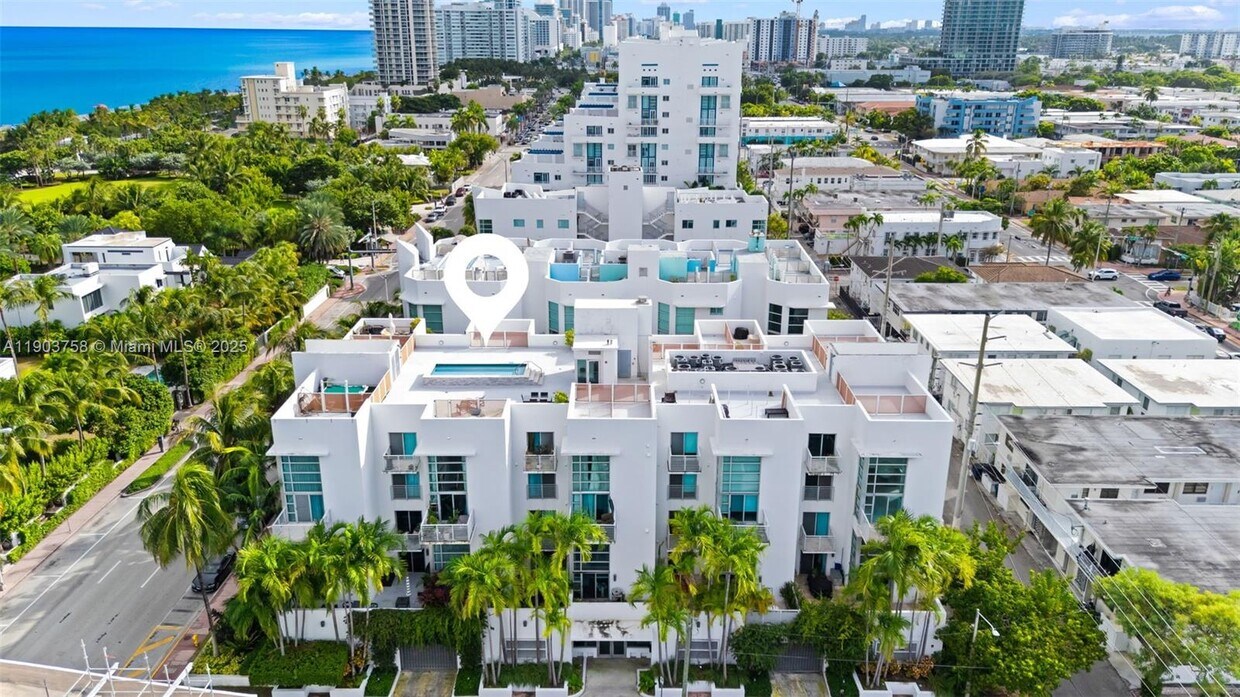 Foto principal - 7744 Collins Ave