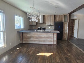 Building Photo - 219 Zinn Dr