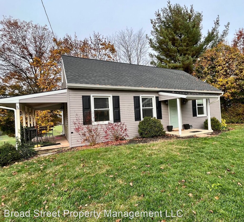 Foto principal - 3 br, 2 bath House - 924 Pine Hill Road
