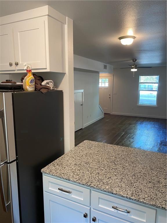 Building Photo - 584 N Betty Jo Dr