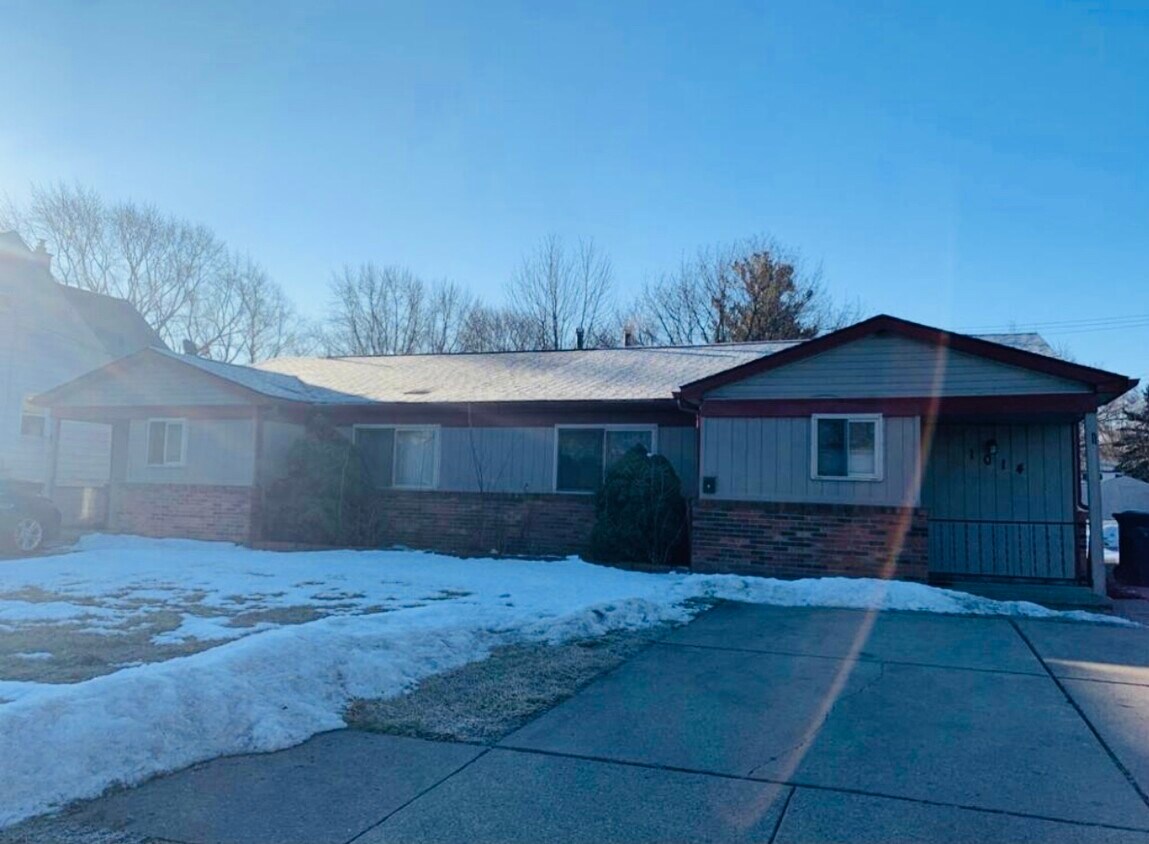 1014 Kelley St, Troy, MI 48083 House Rental in Troy, MI