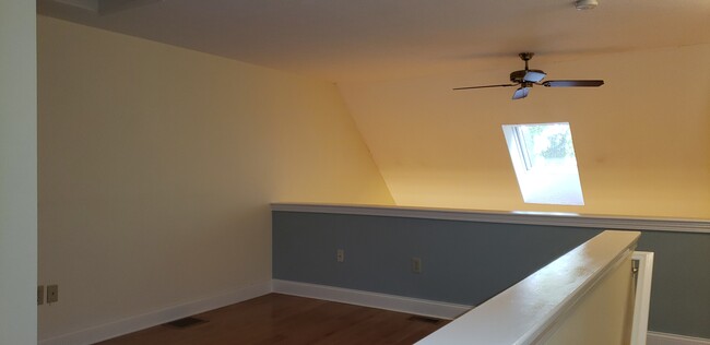 Building Photo - 38 Balmoral Dr