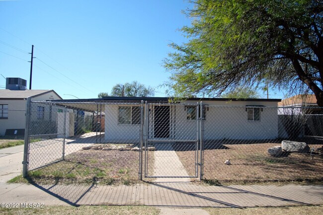 Foto del edificio - 4650 E 16th St