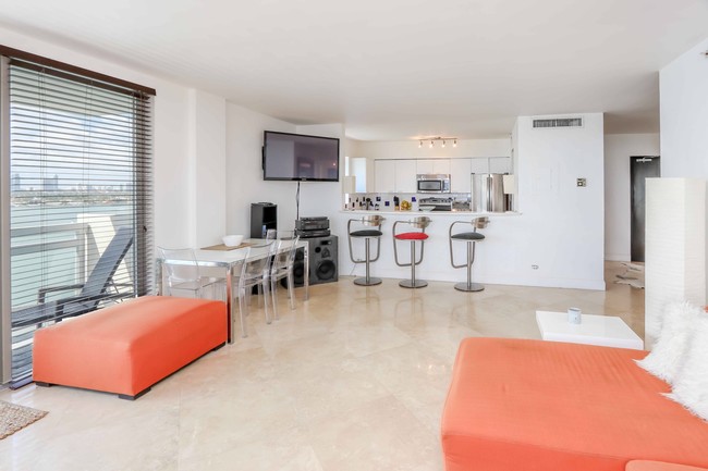 Foto del edificio - 1500 Bay Rd
