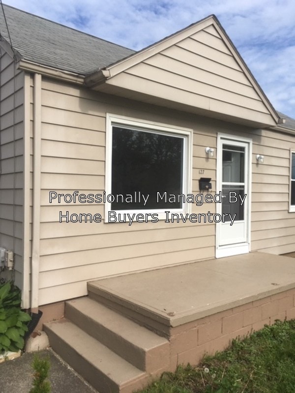 127 Princess St, Campbell, OH 44405 House Rental in Campbell, OH