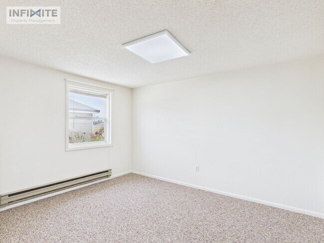 Foto del edificio - Spacious 3-Bedroom Home