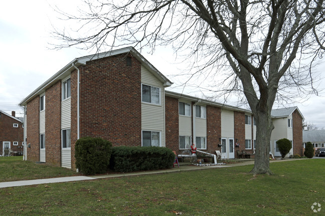 Lloyd Manor Apartaments - Lloyd Manor Apartments