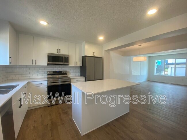 Building Photo - 1025 Secord Promenade