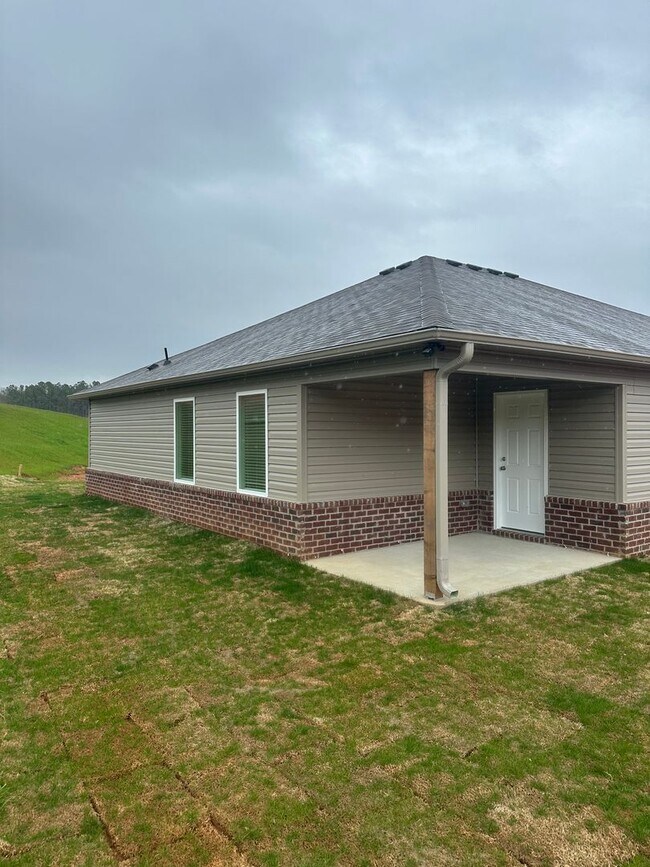 Building Photo - Coming Soon! Beautiful 3-Bedroom, 2-Bath Home in Deer Brook Crossing