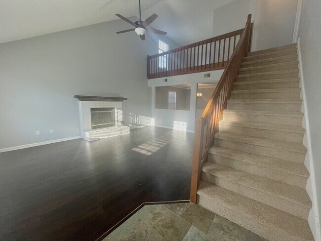 Foto del edificio - 1860 River Rock Arch - THREE BEDROOM THREE...