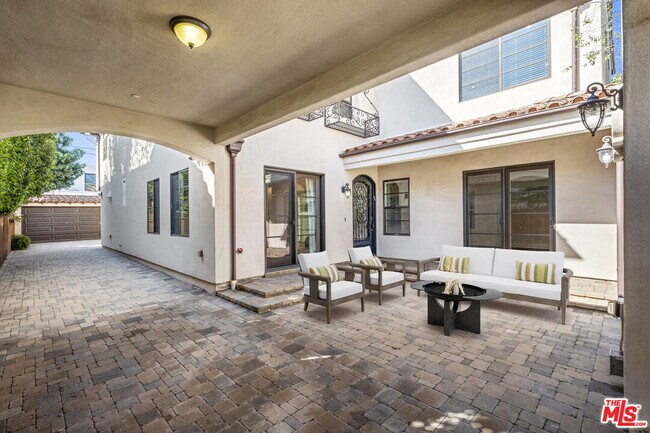 Foto del edificio - 313 S Oakhurst Dr
