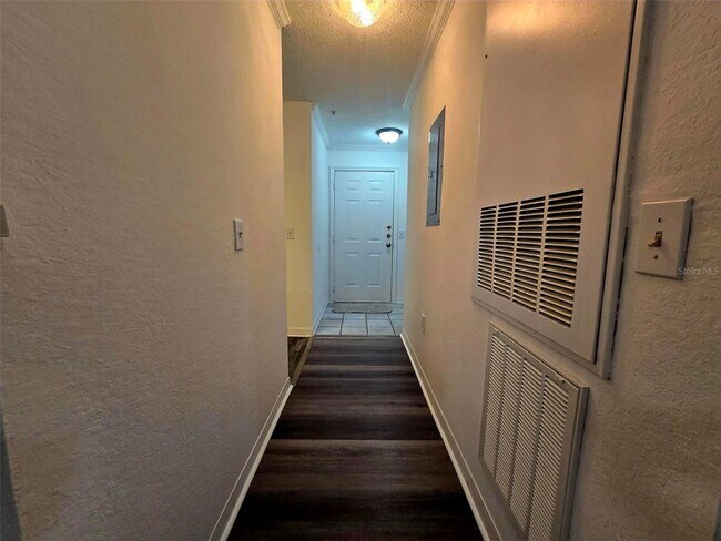 Foto del edificio - 18001 Richmond Pl Dr