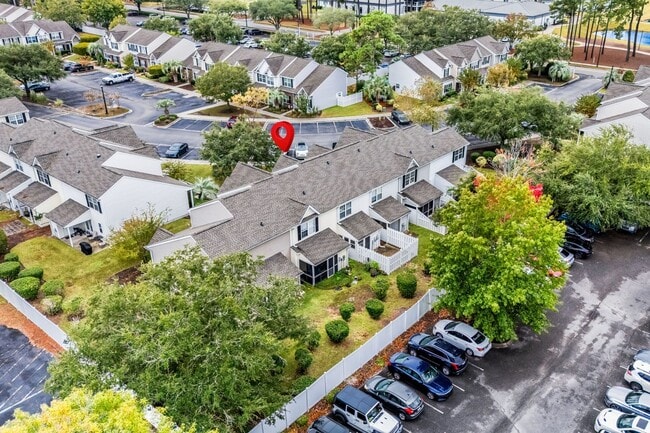 Building Photo - 3574 Evergreen Way