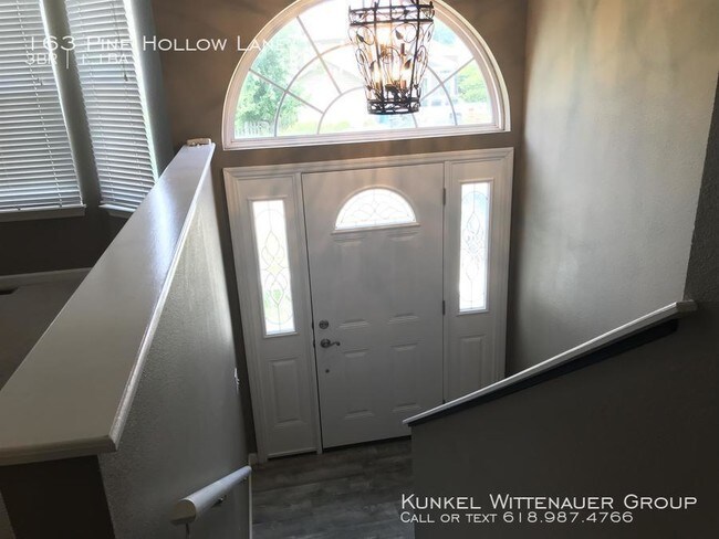 Foto del edificio - 163 Pine Hollow Ln