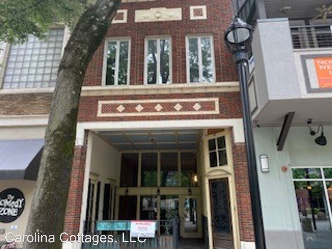 Foto principal - 2 br, 1.5 bath House - 225-B N. Main Street