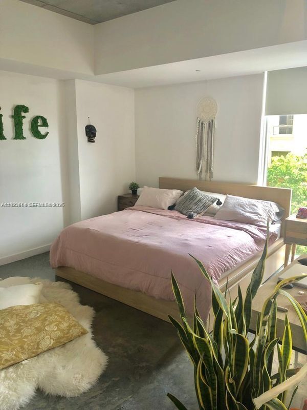 Foto del edificio - 151 SE 1st St