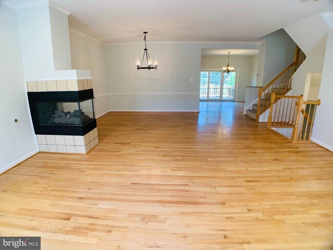 Building Photo - 10496 Courtney Dr