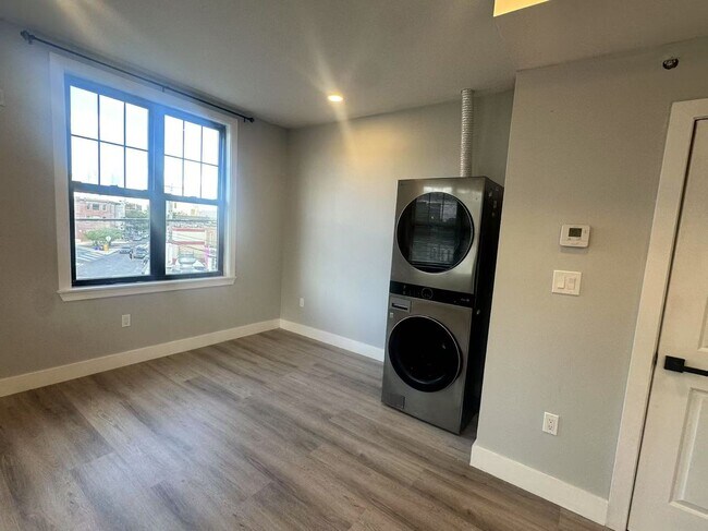 Photo - 2104 Reed St Apartment